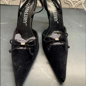 Beautiful velvet Sam & Libby black dress shoes never worn